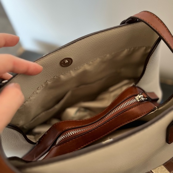 Adrienne Vittadini Tri-color Handbag - Picture 10 of 11